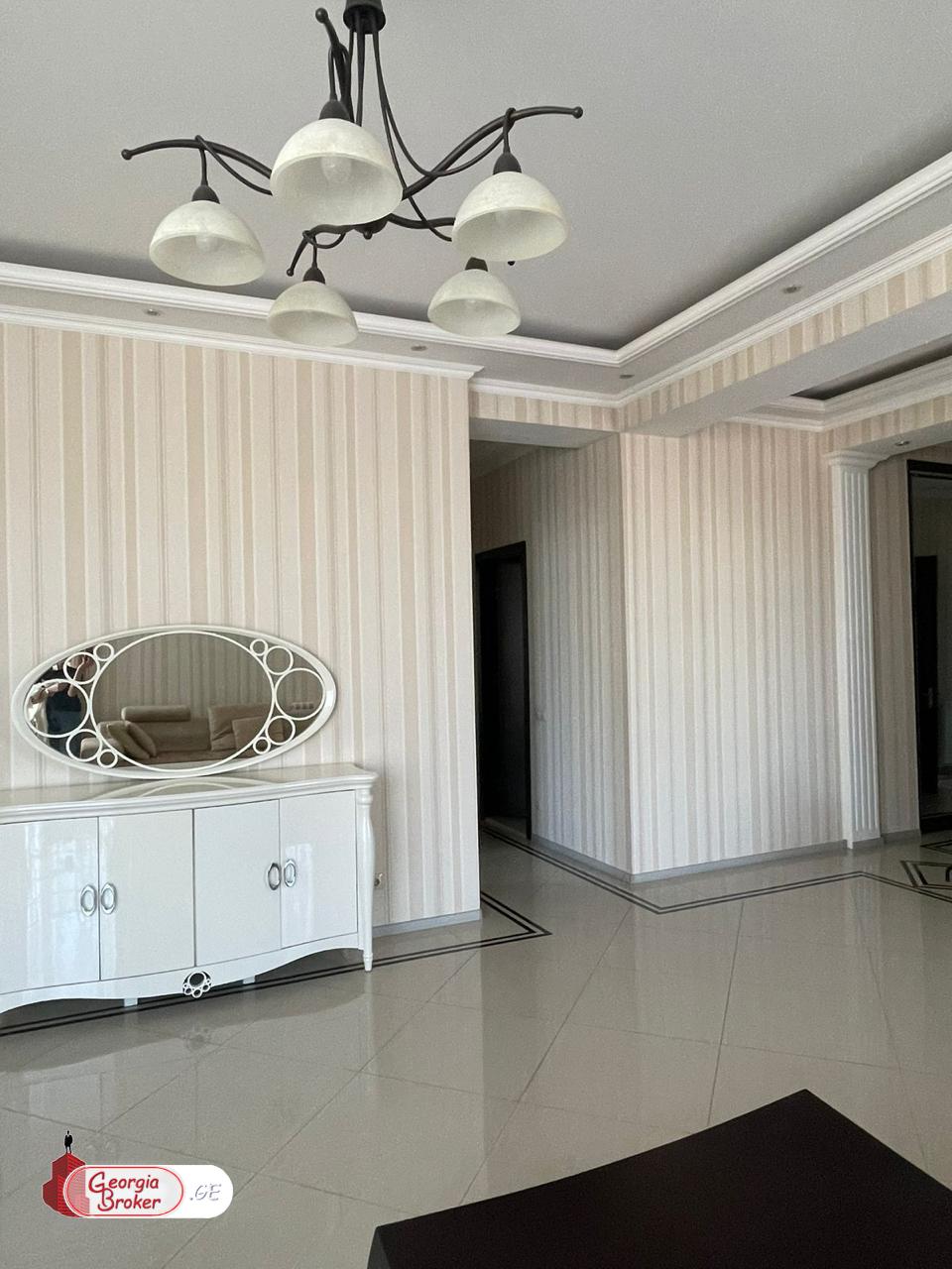 იყიდება ახალი გარემონტებული 3 ოთახიანი ბინა